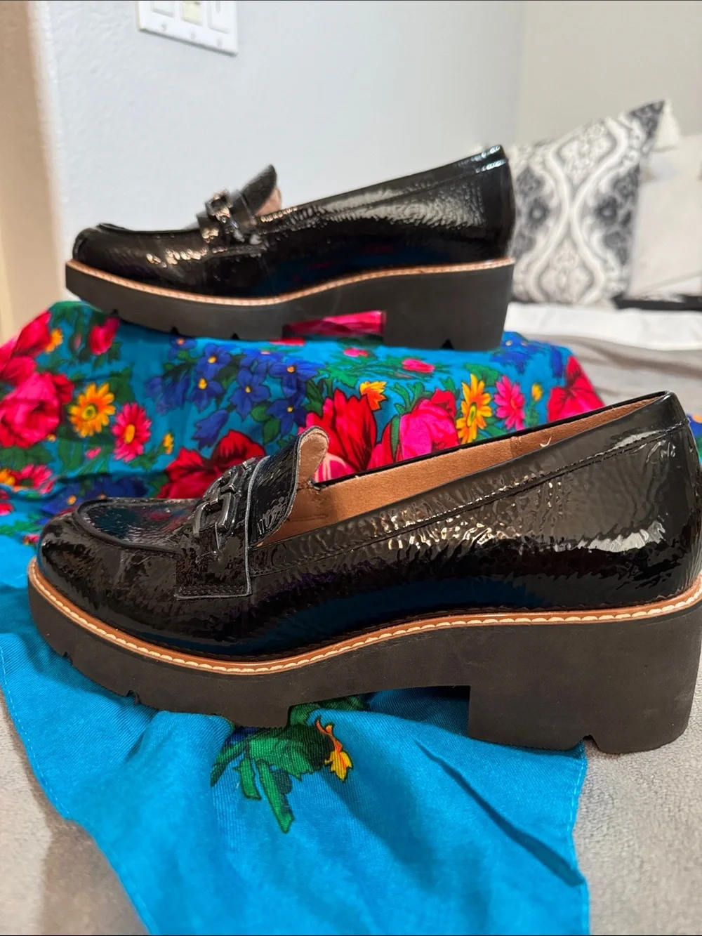Naturalizer Black Patent Leather platform Loafers with Buckle Detail womens 9.5W